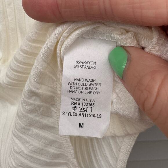 NWT Altar’d State size M Cream Ivory Ribbed Long Sleeve V-Neck Bodysuit - Picture 12 of 12